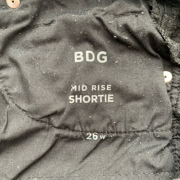 BDG Mid Rise Shortie - Picture 5 of 5